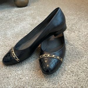 Stuart Weitzman Legacy Quilted Cap Toe Chain Detail